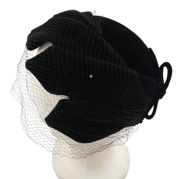 VTG Womens Hats Lot of 2 Whittall Shon Derby Veil Flapper Skull Cap Corona Italy main image 9